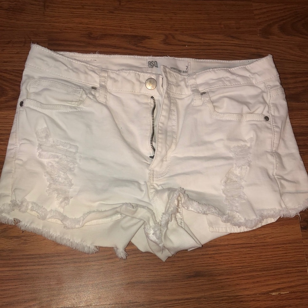 tillys mid rise denim shorts